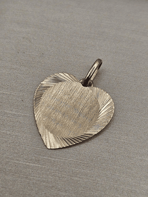 Colgante corazón satinado 24 mm 1.5 grs Oro 18k