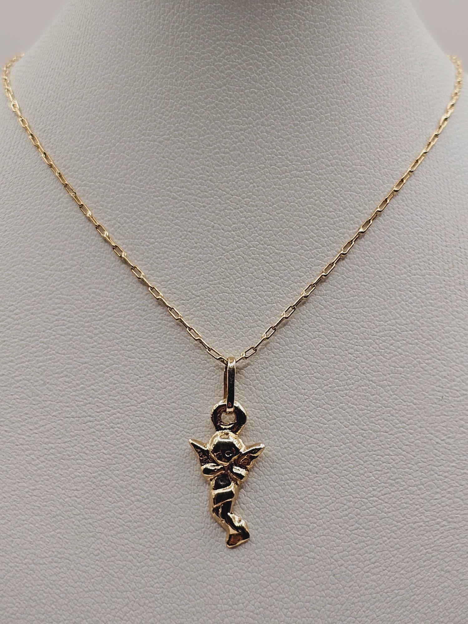 Cadena limada 50 cm y colgante angelito 24 mm 3.2 grs Oro 18k 2