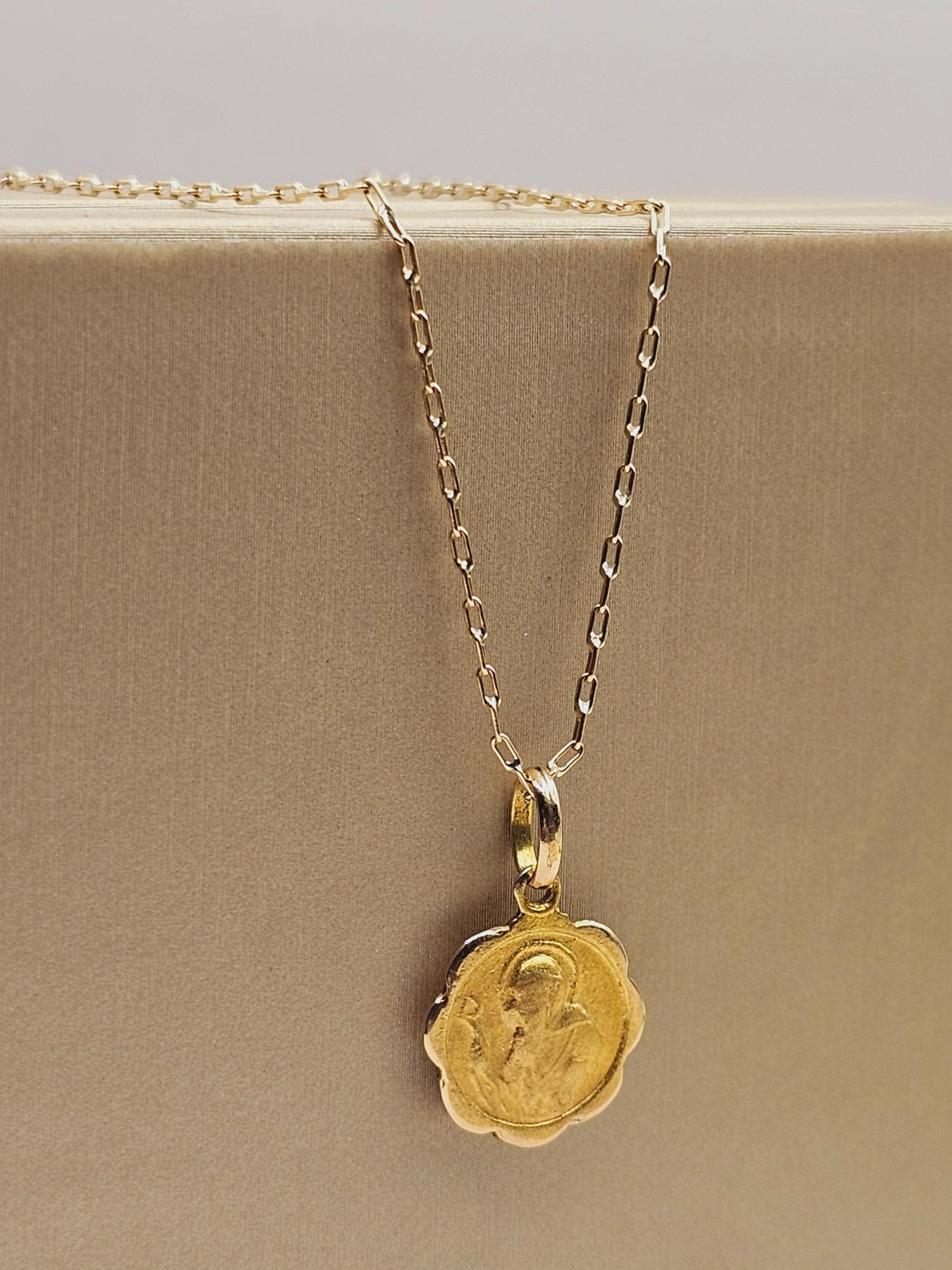 Cadena limada 50 cm y medalla San Benito 13 mm 3.6 grs Oro 18k 3