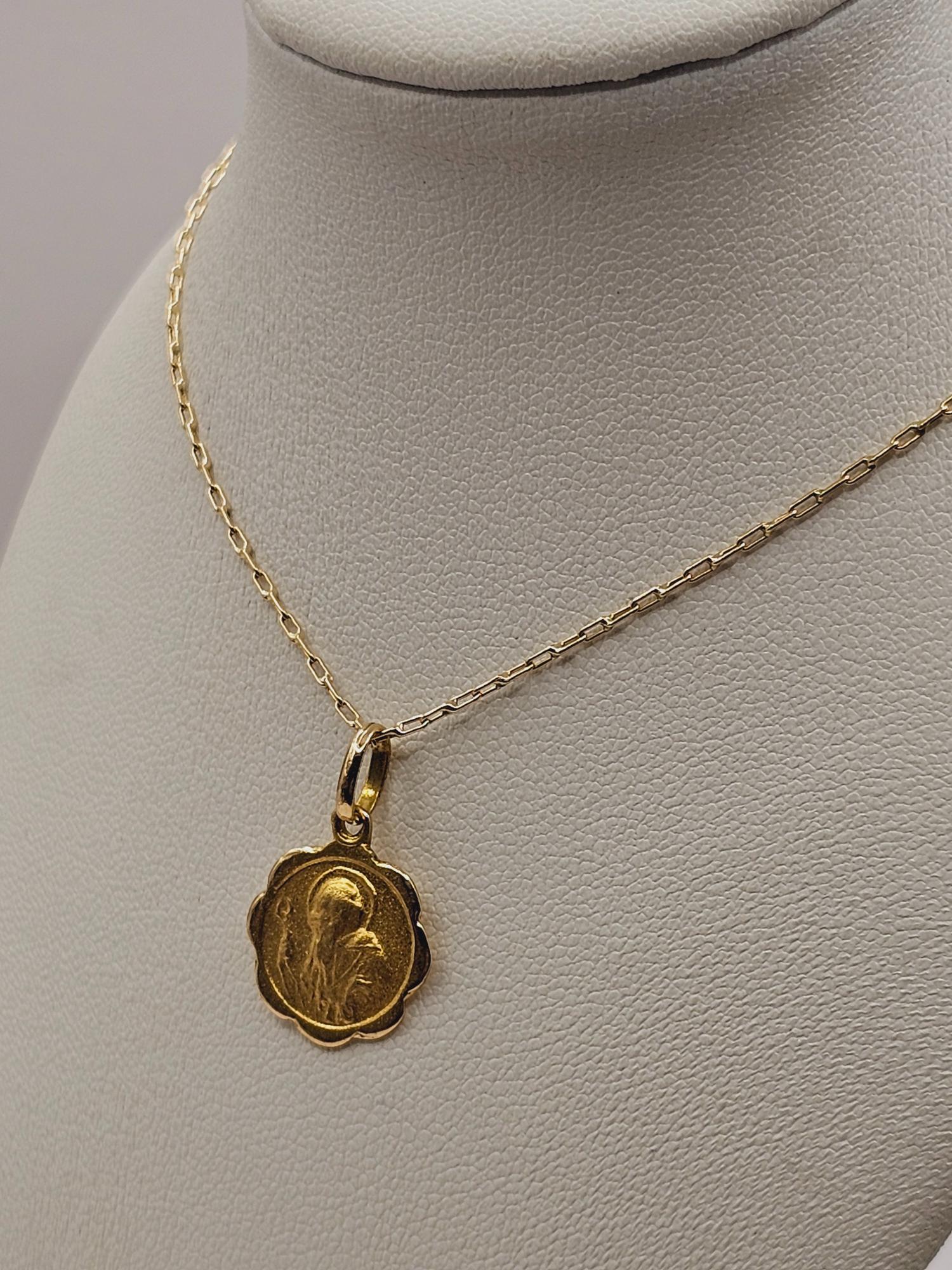 Cadena limada 50 cm y medalla San Benito 13 mm 3.6 grs Oro 18k 4