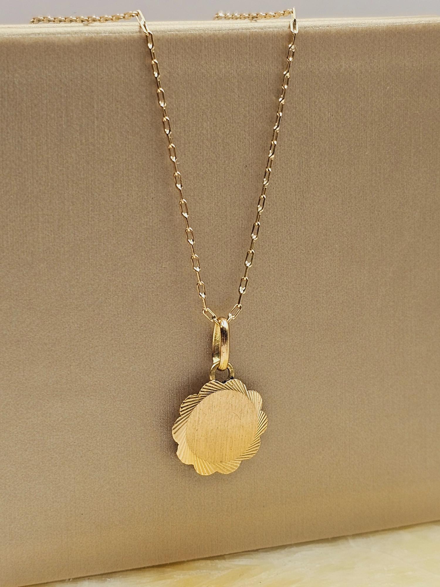 Cadena limada 50 cm y disco flor 14 mm 3 grs Oro 18k 1