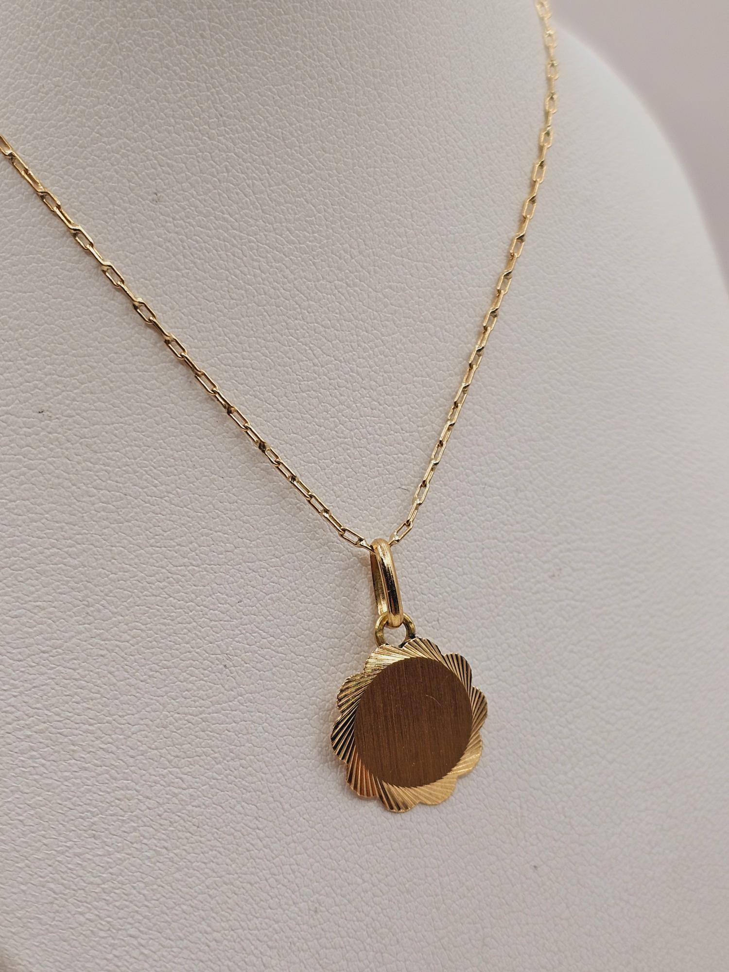 Cadena limada 50 cm y disco flor 14 mm 3 grs Oro 18k 3