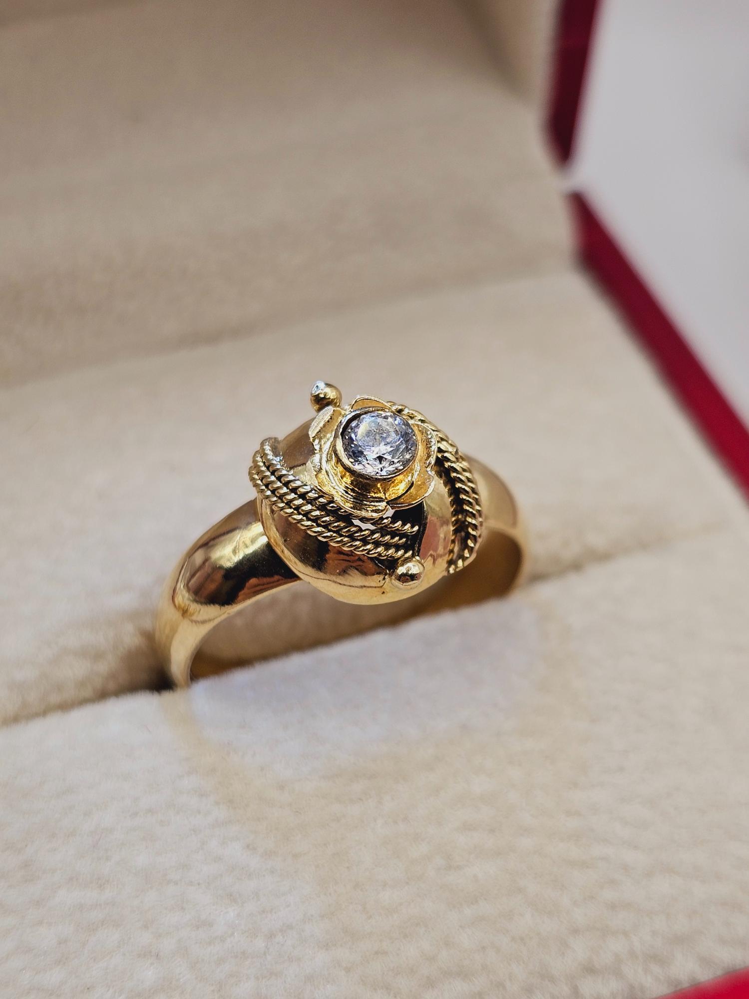 Anillo chevalier clásico circón 4 grs Oro 18k 2