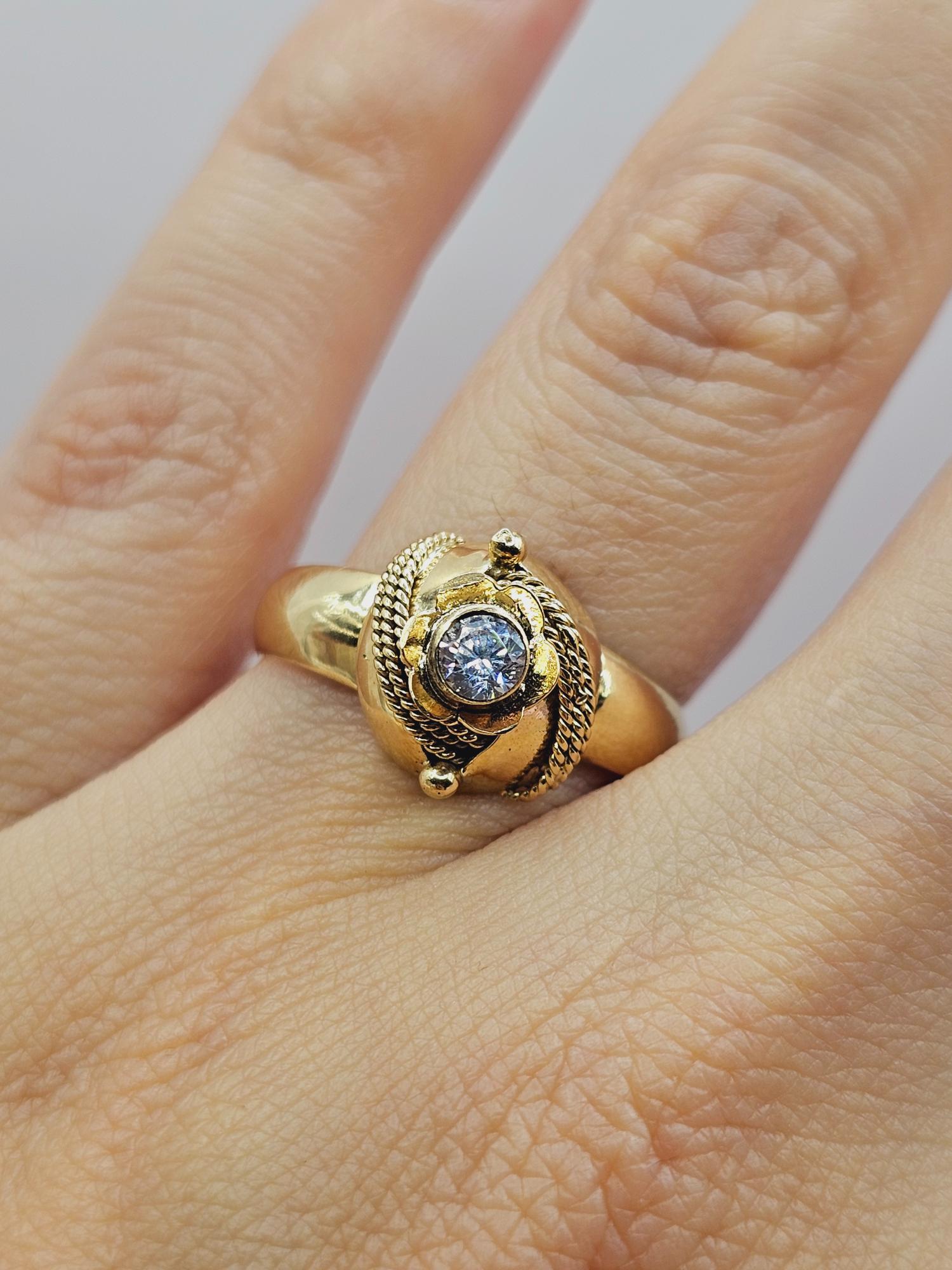Anillo chevalier clásico circón 4 grs Oro 18k 1