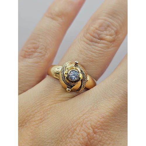 Anillo chevalier clásico circón 4 grs Oro 18k