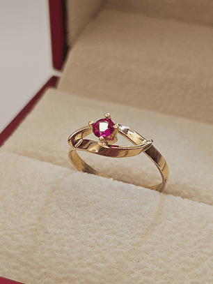 Anillo brillo rubí 1.5 grs Oro 18k
