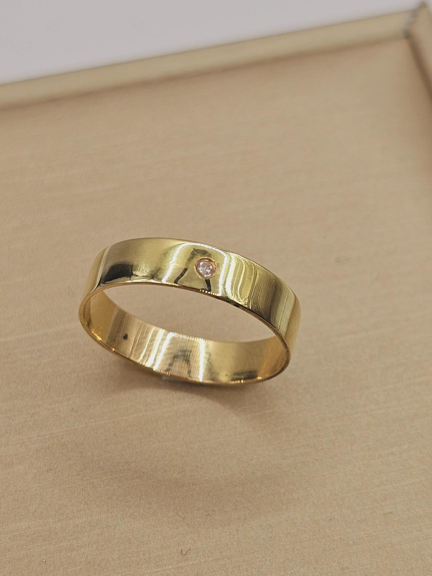 Anillo 4 mm con punto diamante 2 grs Oro amarillo 18k  5