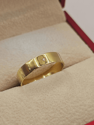 Anillo 4 mm con punto diamante 2 grs Oro amarillo 18k 