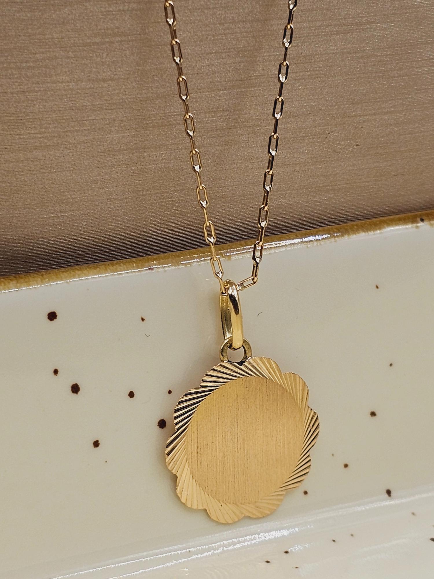 Cadena limada 50 cm y disco flor 18 mm 3.5 grs Oro 18k 2