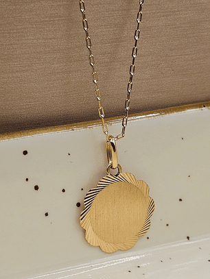 Cadena limada 50 cm y disco flor 18 mm 3.5 grs Oro 18k