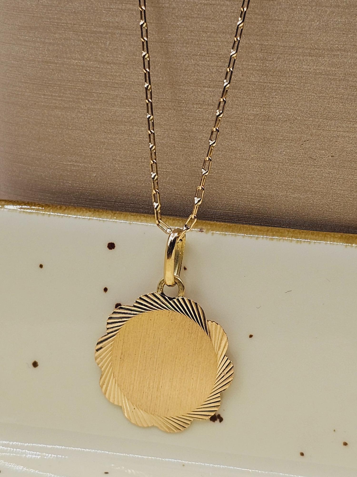 Cadena limada 50 cm y disco flor 18 mm 3.5 grs Oro 18k 4