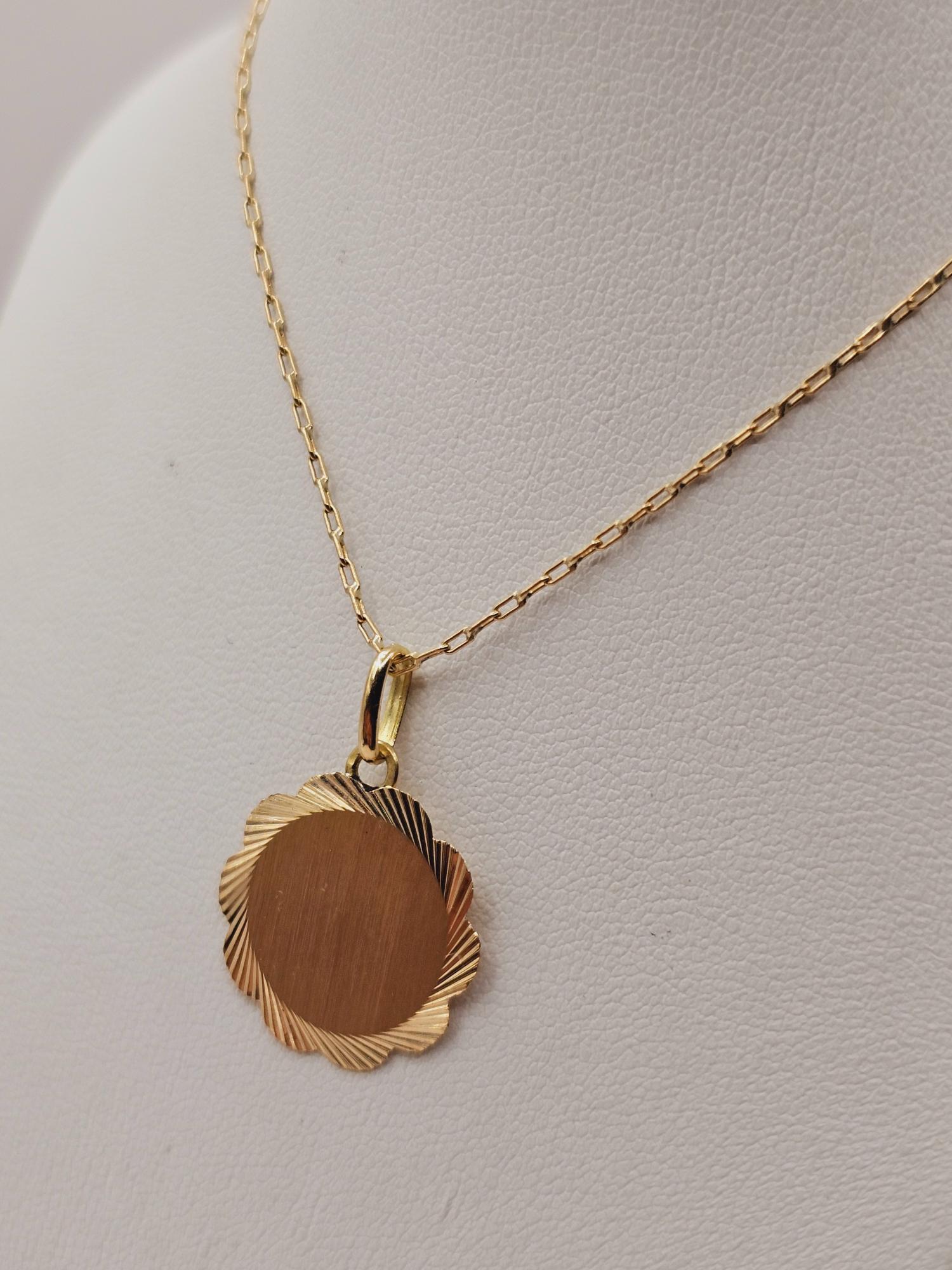 Cadena limada 50 cm y disco flor 18 mm 3.5 grs Oro 18k 1