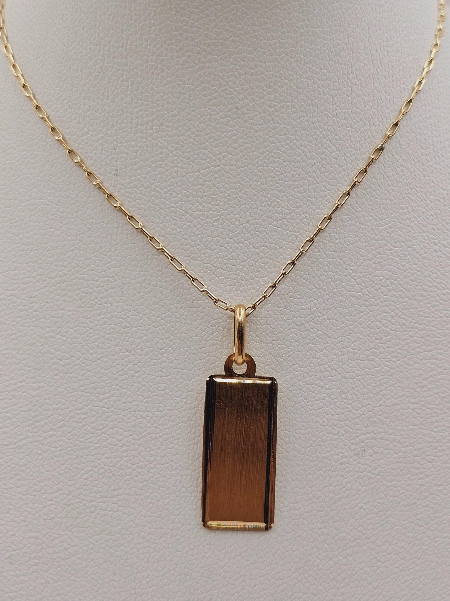 Cadena limada 50 cm y placa rectangular 2 cm 3.1 grs Oro 18k 3