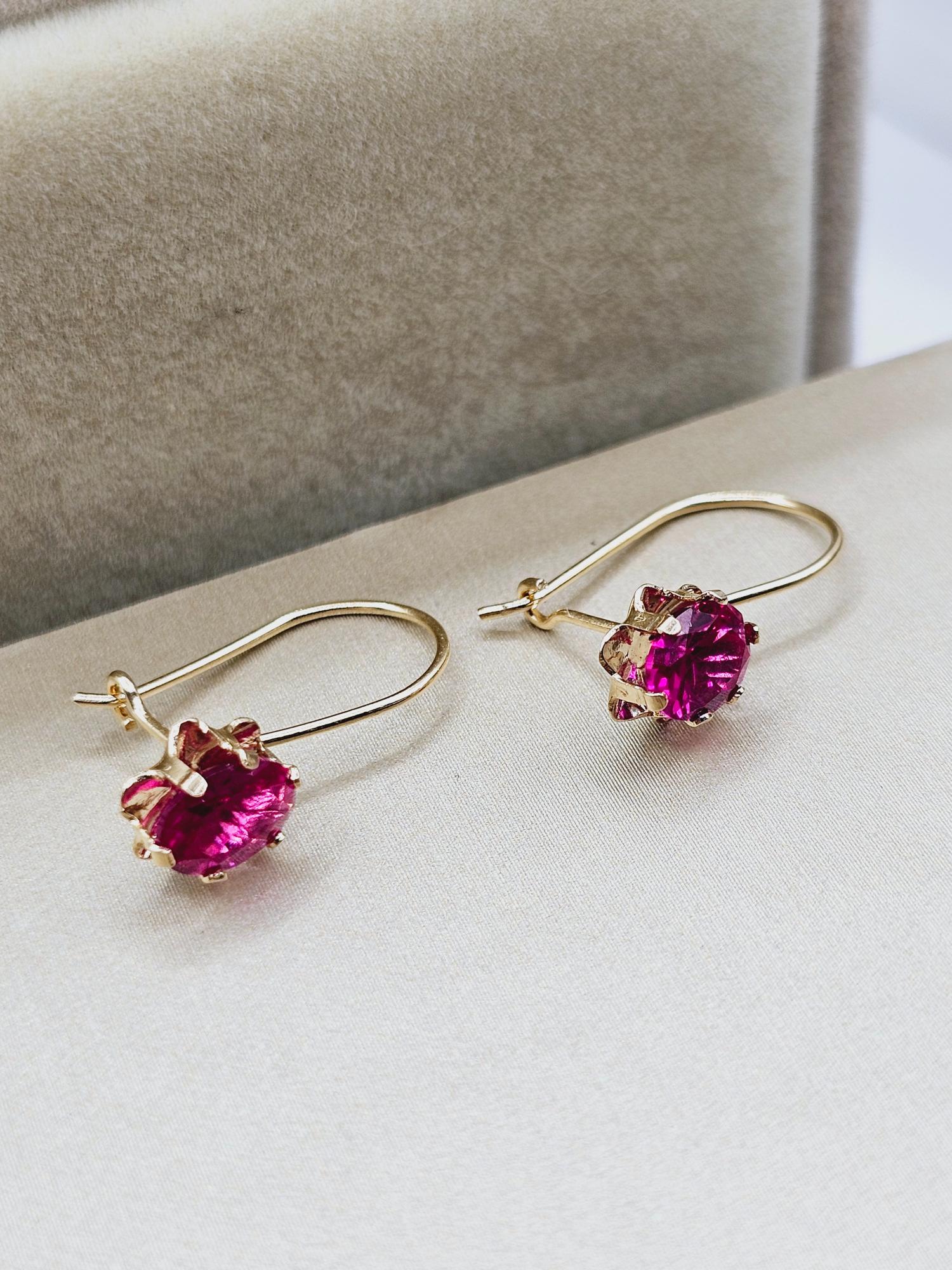 Aros chaton italiano con gancho y rubí 20 mm 1.5 grs Oro 18k 2