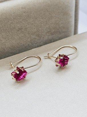 Aros chaton italiano con gancho y rubí 20 mm 1.5 grs Oro 18k