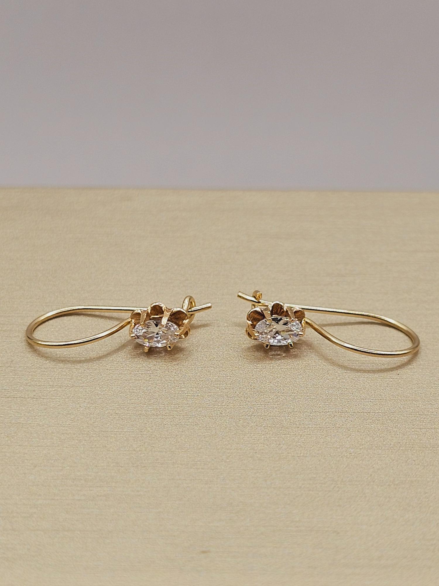 Aros chaton italiano ovalado circón con gancho 18 mm 1.6 grs Oro 18k 3