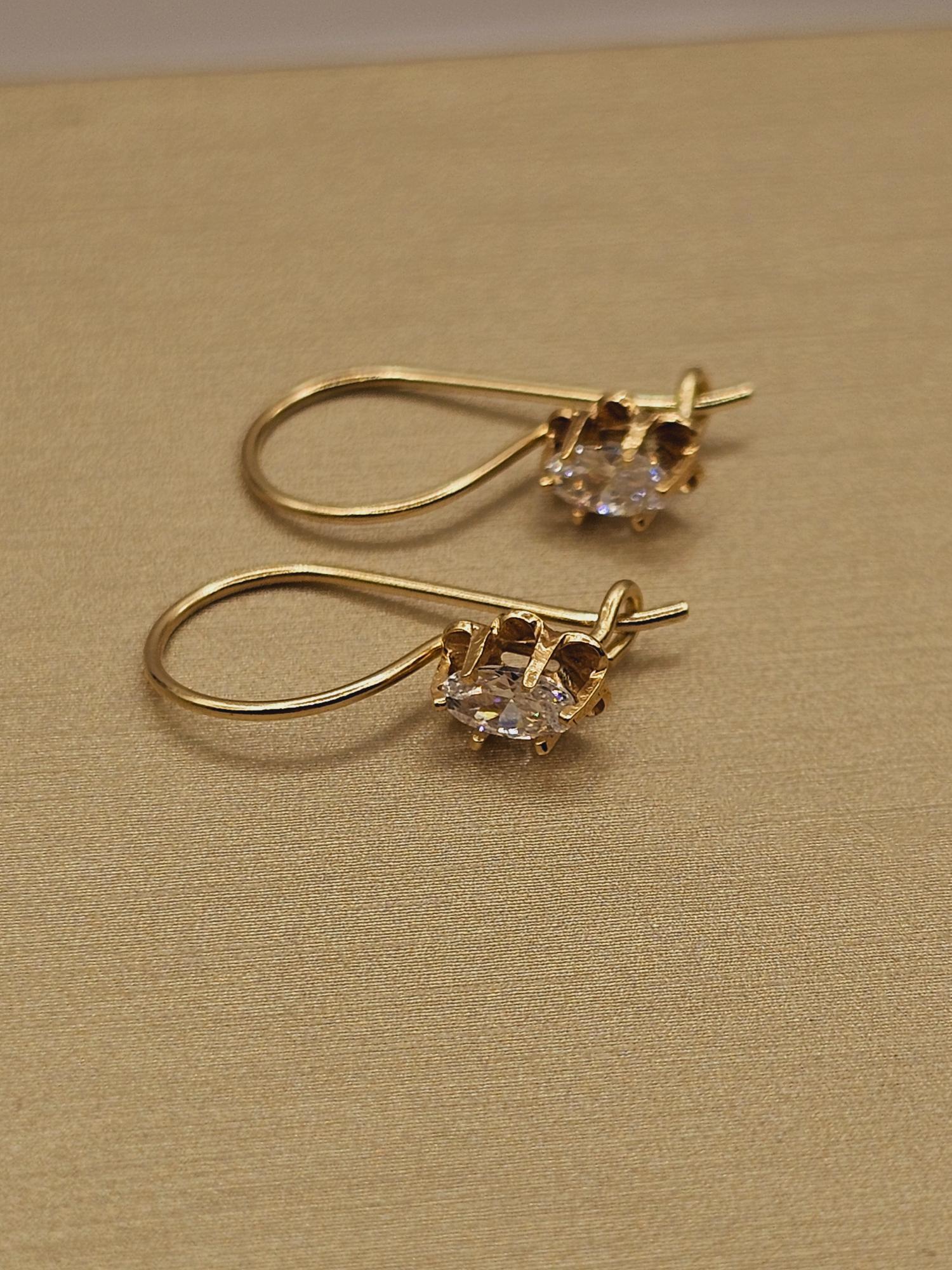 Aros chaton italiano ovalado circón con gancho 18 mm 1.6 grs Oro 18k 4