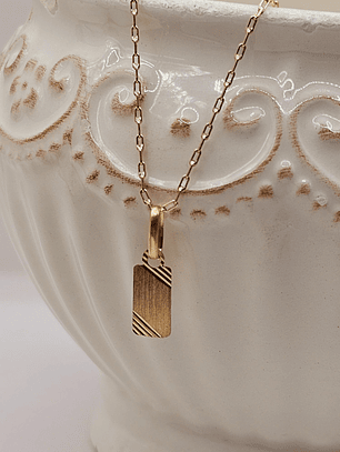 Cadena limada 50 cm y placa mini 17 mm 2.5 grs Oro 18k