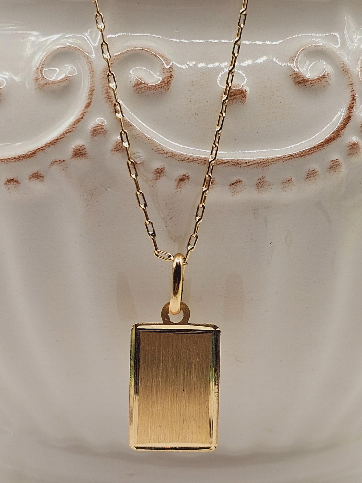 Cadena limada 50 cm y placa satinada 24 mm 3.1 grs Oro 18k 1