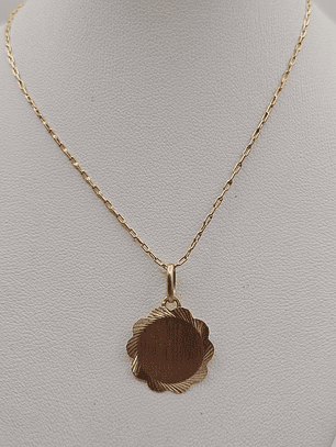 Cadena limada 60 cm y colgante disco flor 17 mm 3.4 grs Oro 18k 