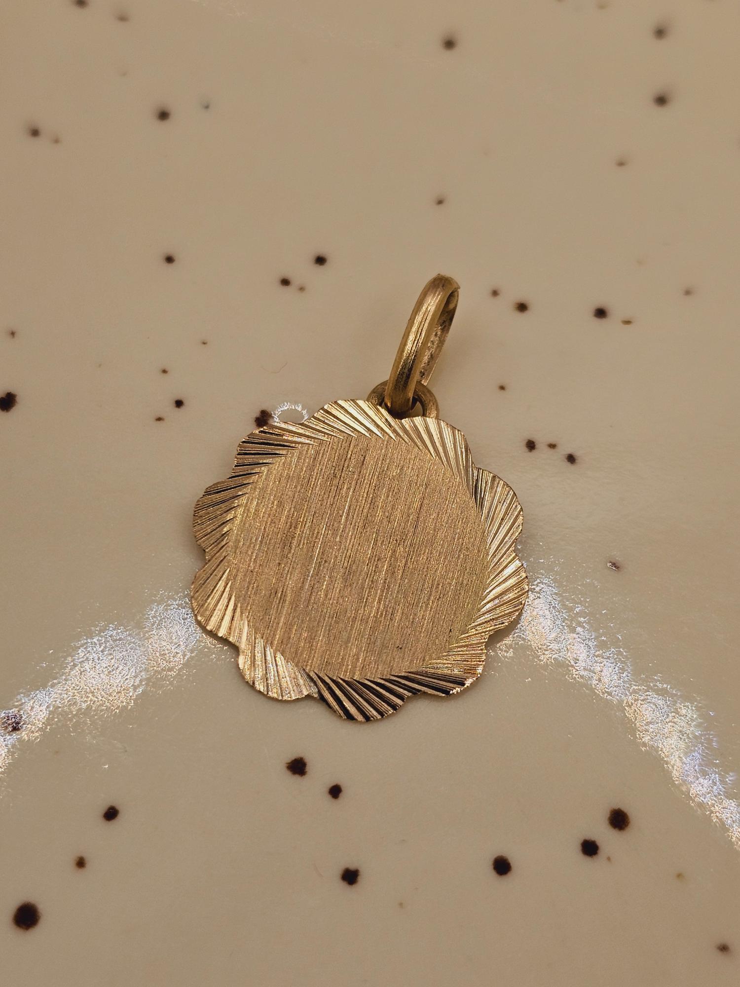 Colgante disco flor 17 mm 1.2 grs Oro 18k  4