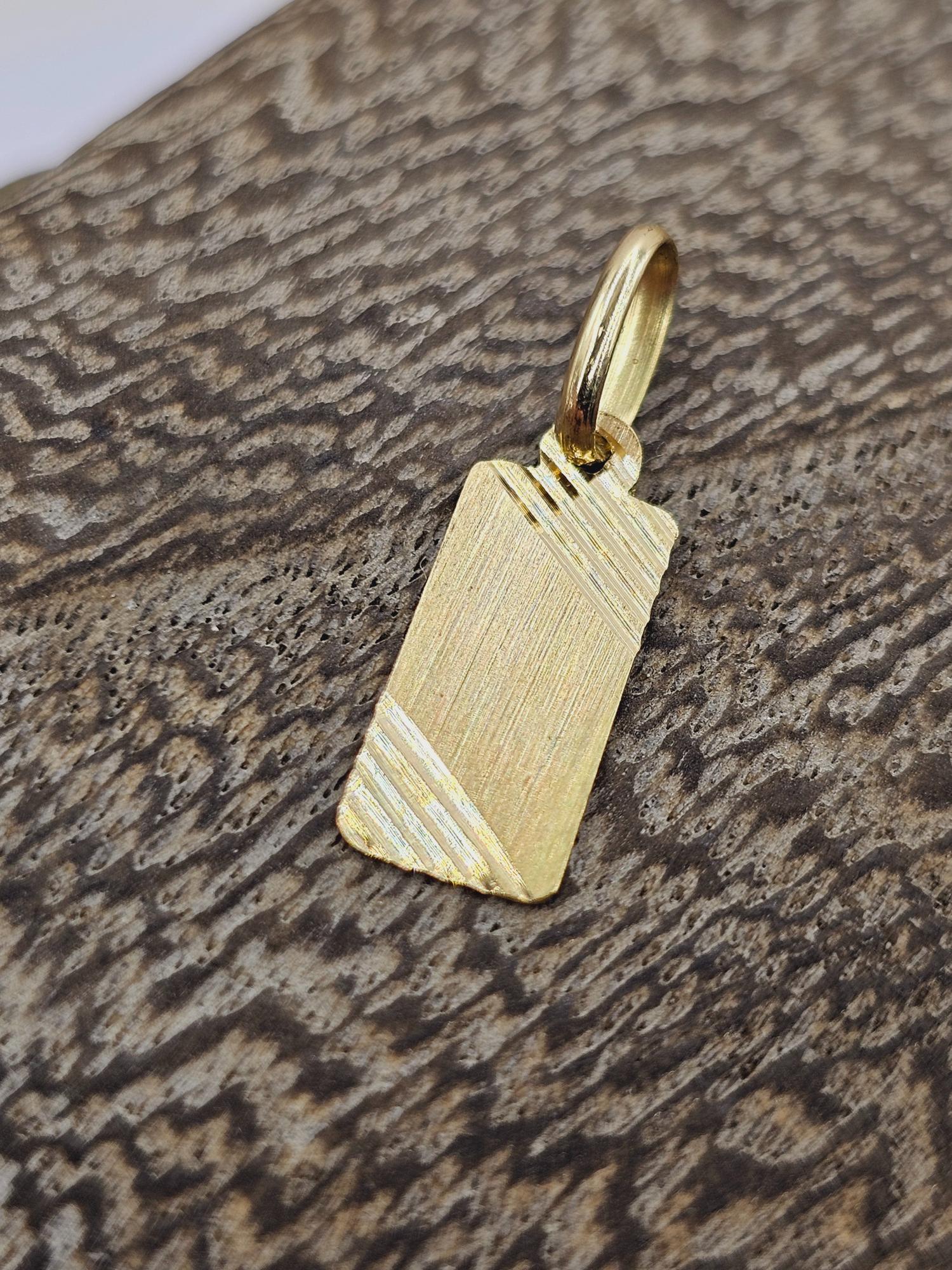 Colgante placa satinada 2 cm 0.6 grs Oro 18k 4