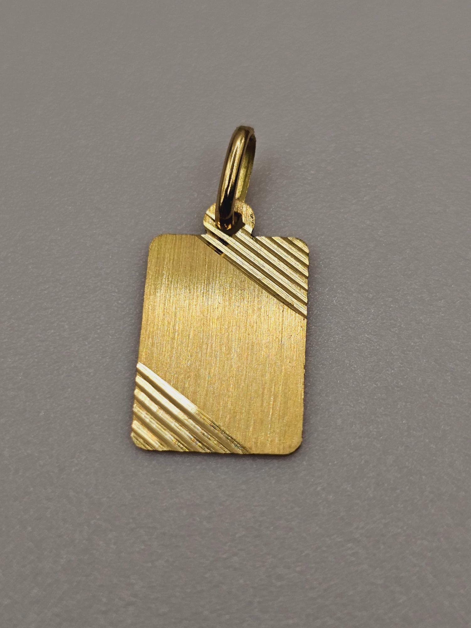 Colgante placa satinada 2.4 cm 1.2 grs Oro 18k 2