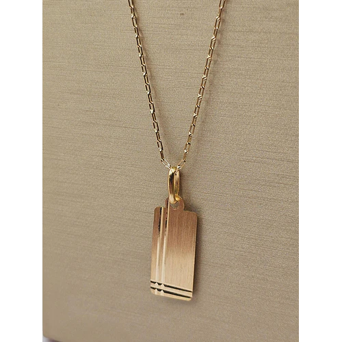 Cadena limada 50 cm y colgante placa tallada 26 mm 3.1 grs Oro 18k 
