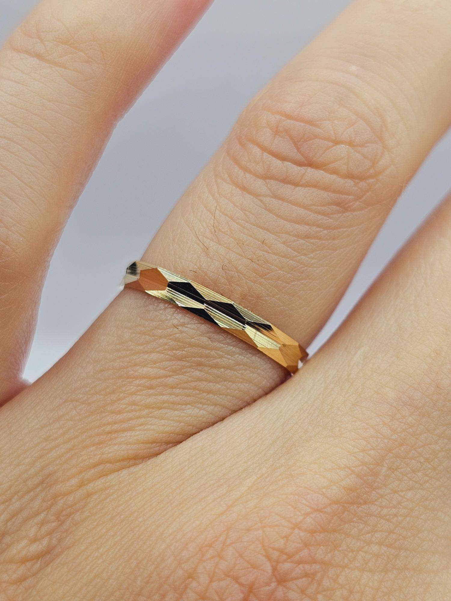 Ilusión tallada rombo 2 mm 1 gr Oro 18k 1