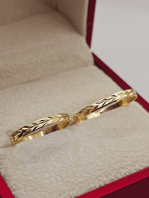 Ilusiones talladas espiga 2 mm 2.2 grs Oro 18k