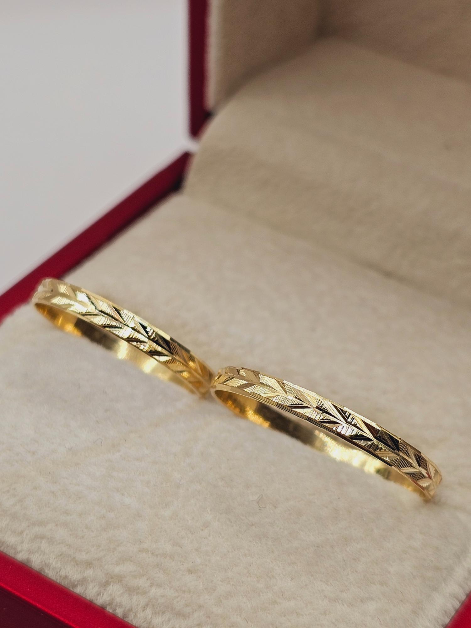 Ilusiones talladas espiga 2 mm 2.2 grs Oro 18k 3