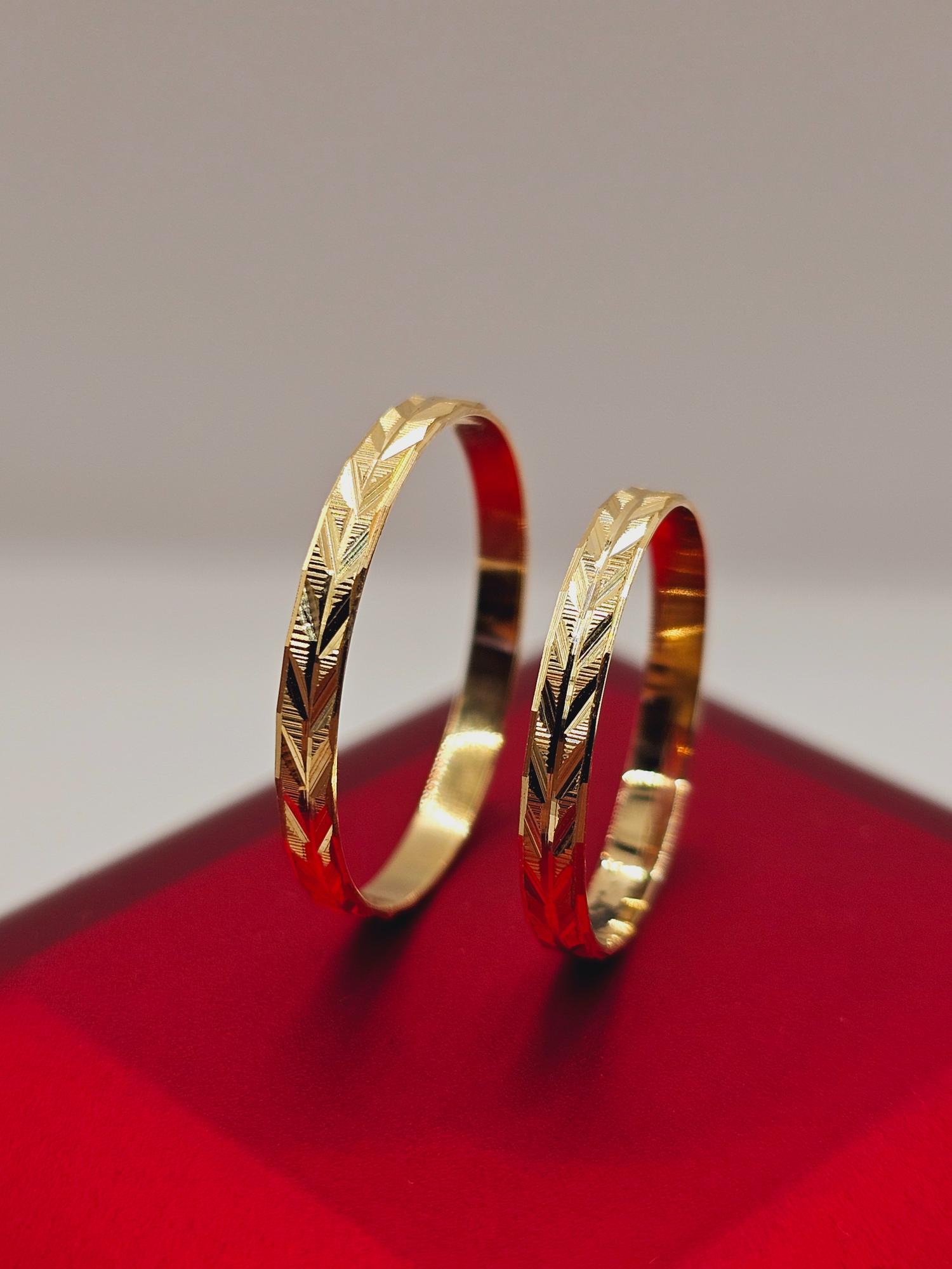 Ilusiones talladas espiga 2 mm 2.2 grs Oro 18k 1