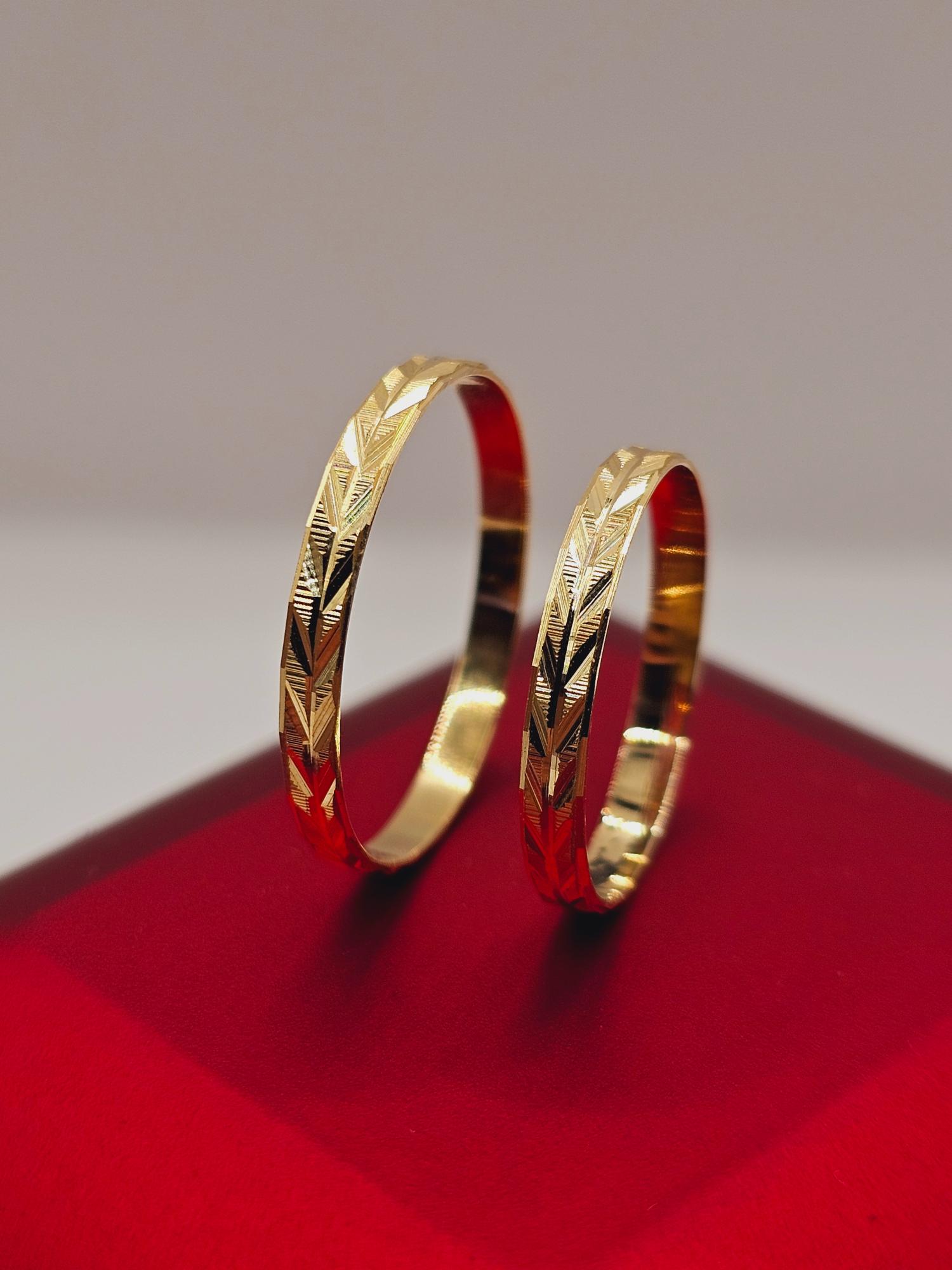 Ilusiones talladas espiga 2 mm 2.2 grs Oro 18k 4