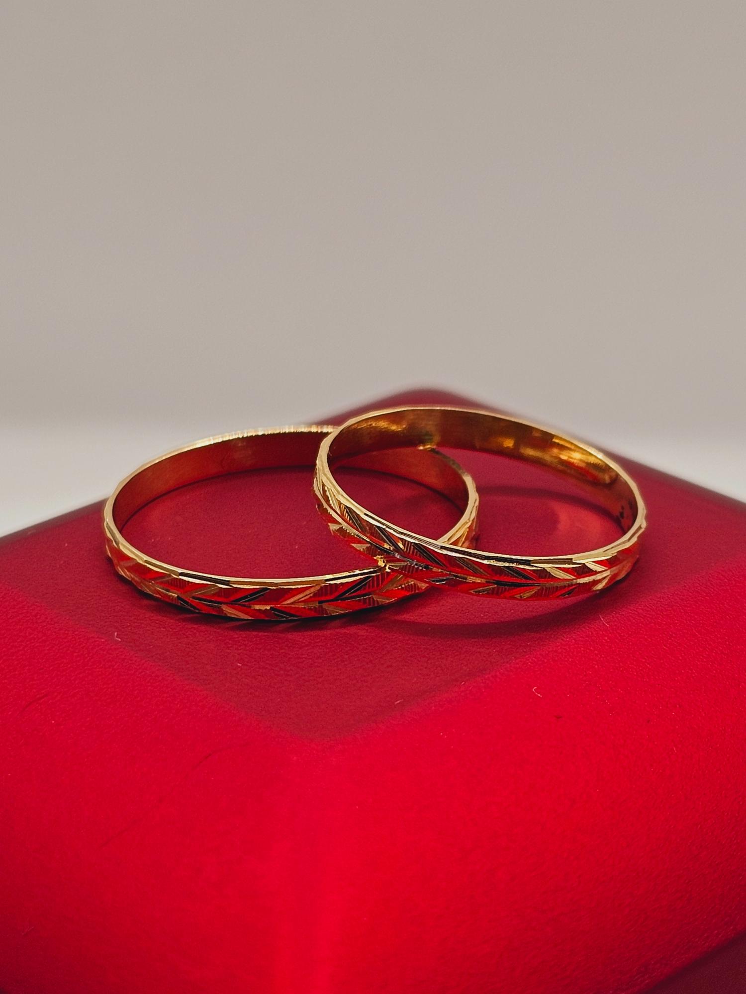 Ilusiones talladas espiga 2 mm 2.2 grs Oro 18k 5