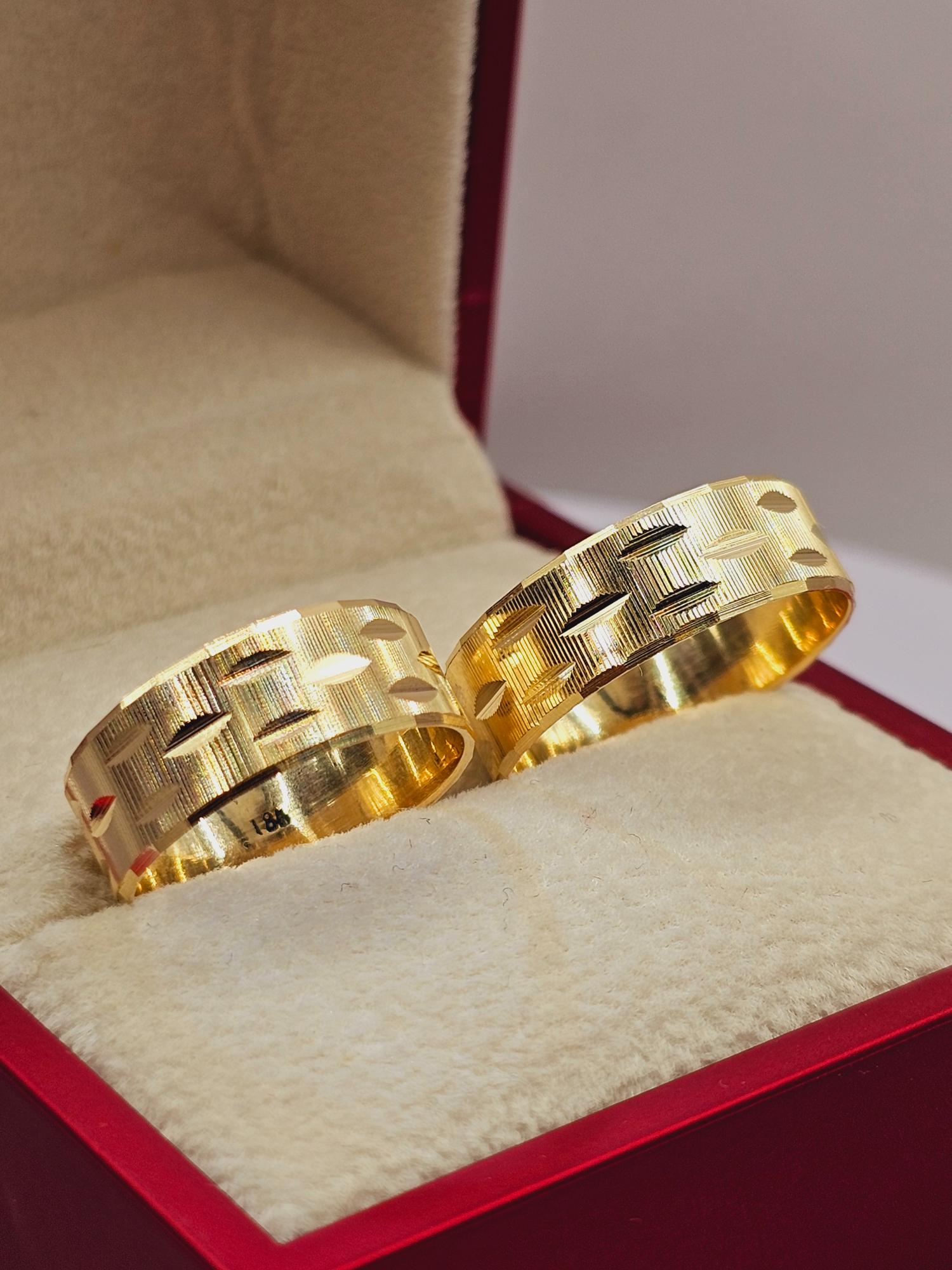 Argollas de matrimonio satinadas hojas olivo 7 mm 8 grs Oro 18k 1