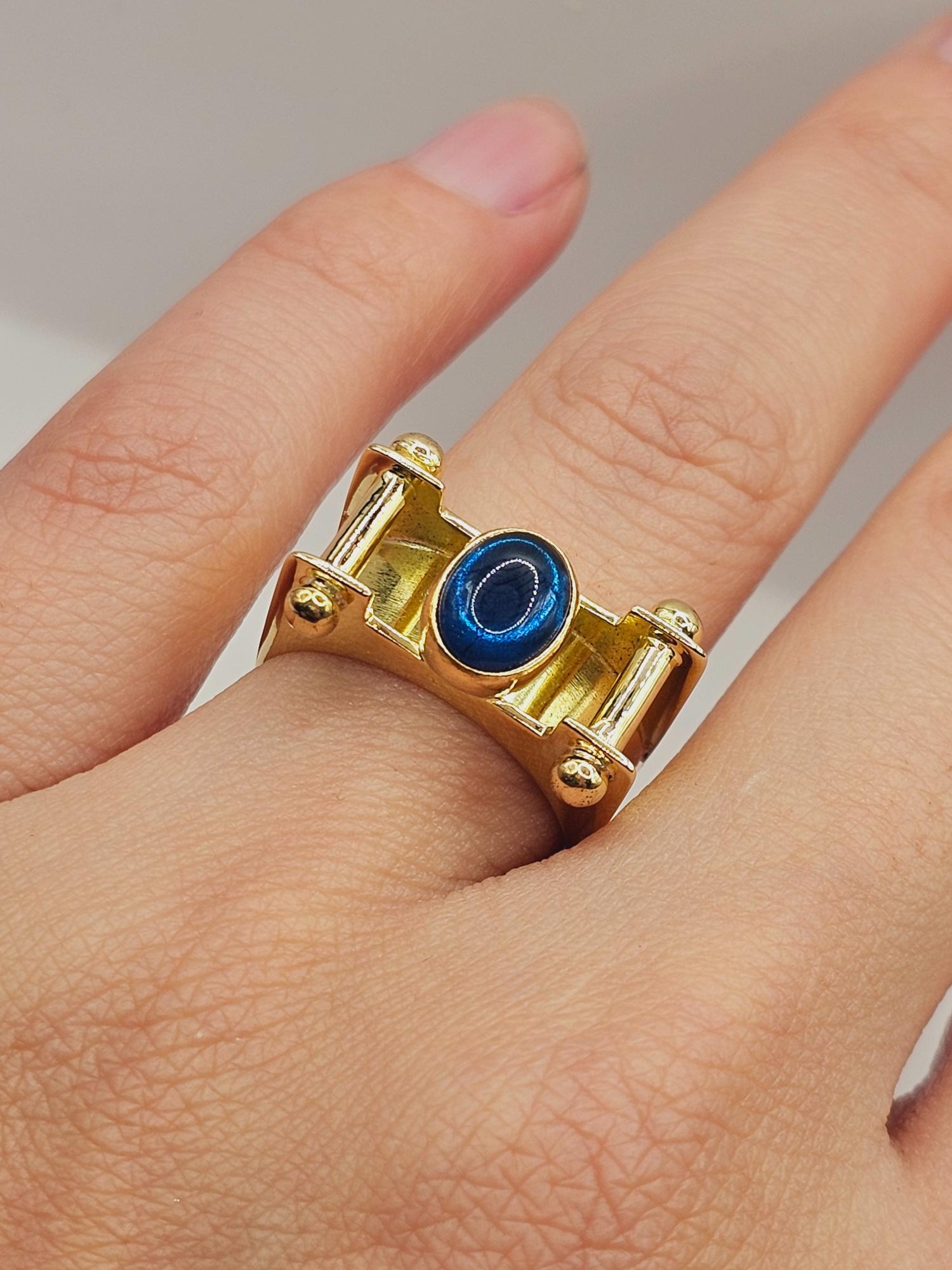 Anillo reina Charlotte con zafiro azul ovalado 8 grs Oro 18k 1