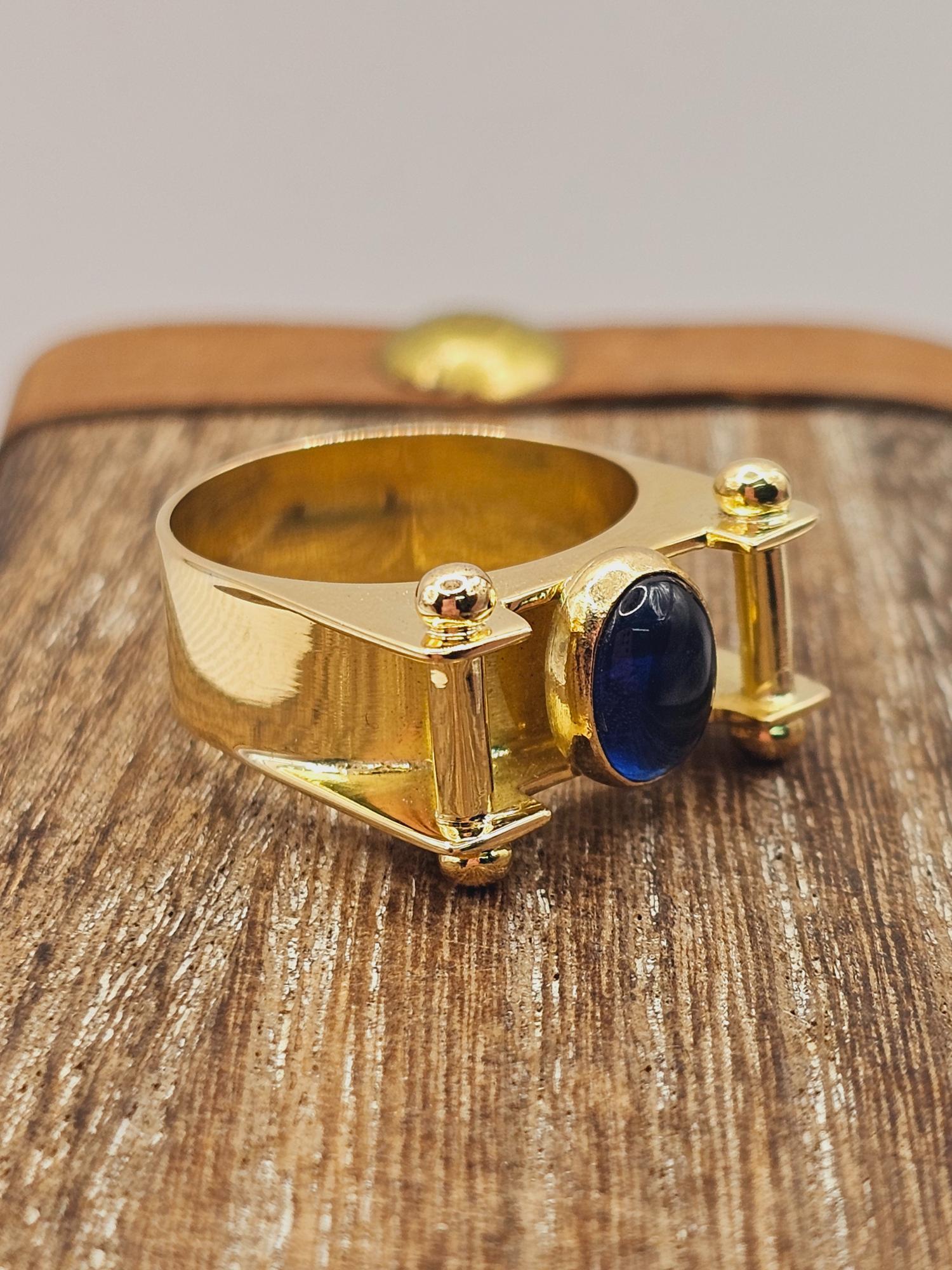 Anillo reina Charlotte con zafiro azul ovalado 8 grs Oro 18k 6