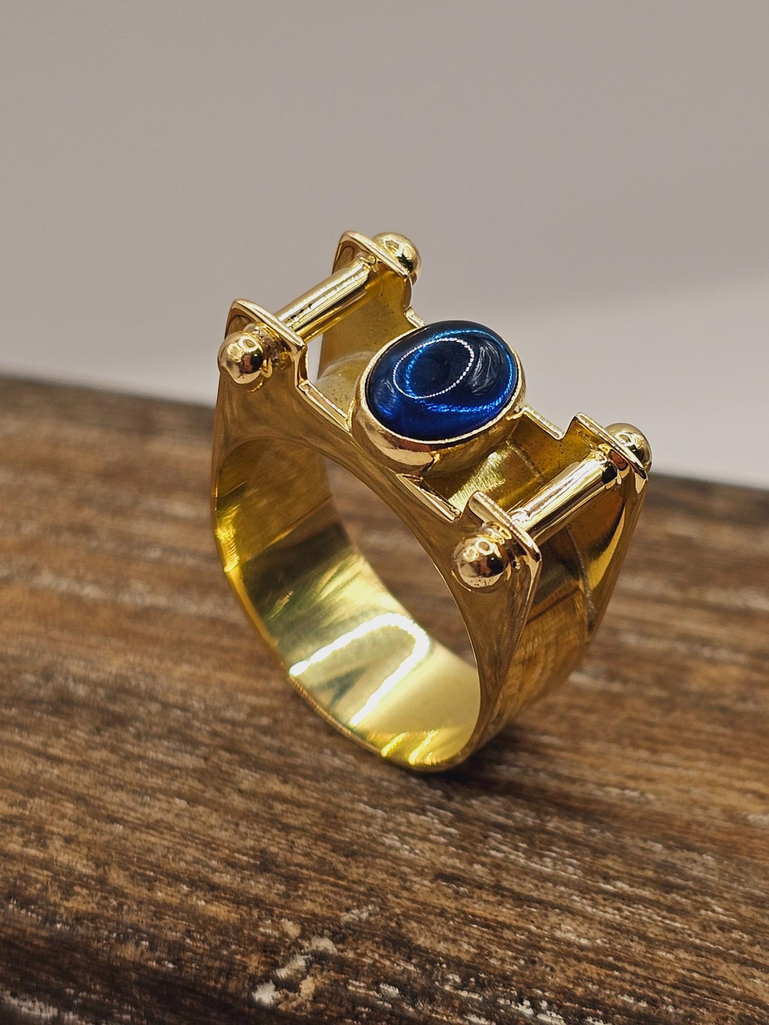 Anillo reina Charlotte con zafiro azul ovalado 8 grs Oro 18k 8