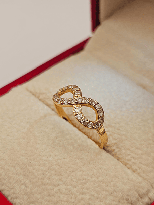 Anillo infinito con circones 1.7 grs Oro 18k