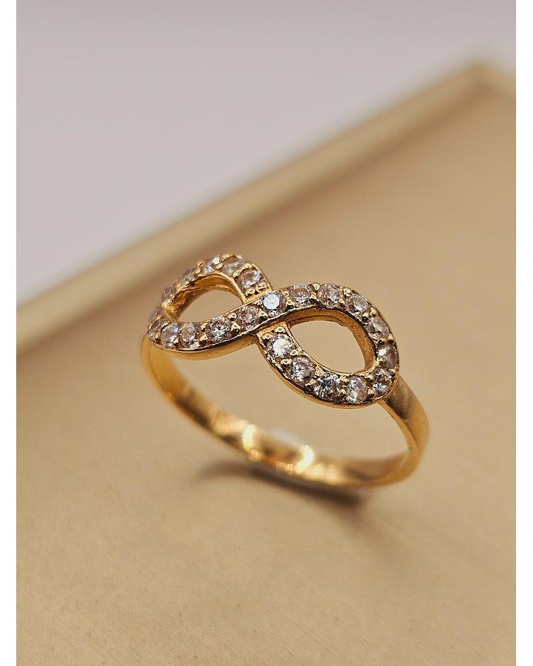 Anillo infinito con circones 1.7 grs Oro 18k