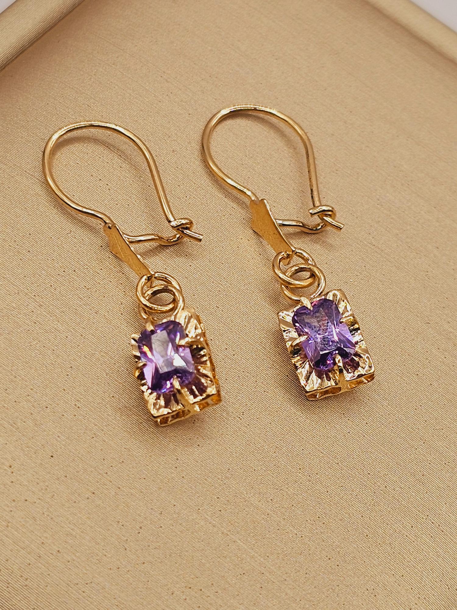 Aros chaton cuadrado colgante amatista 3.2 cm 2.8 grs Oro 18k 1