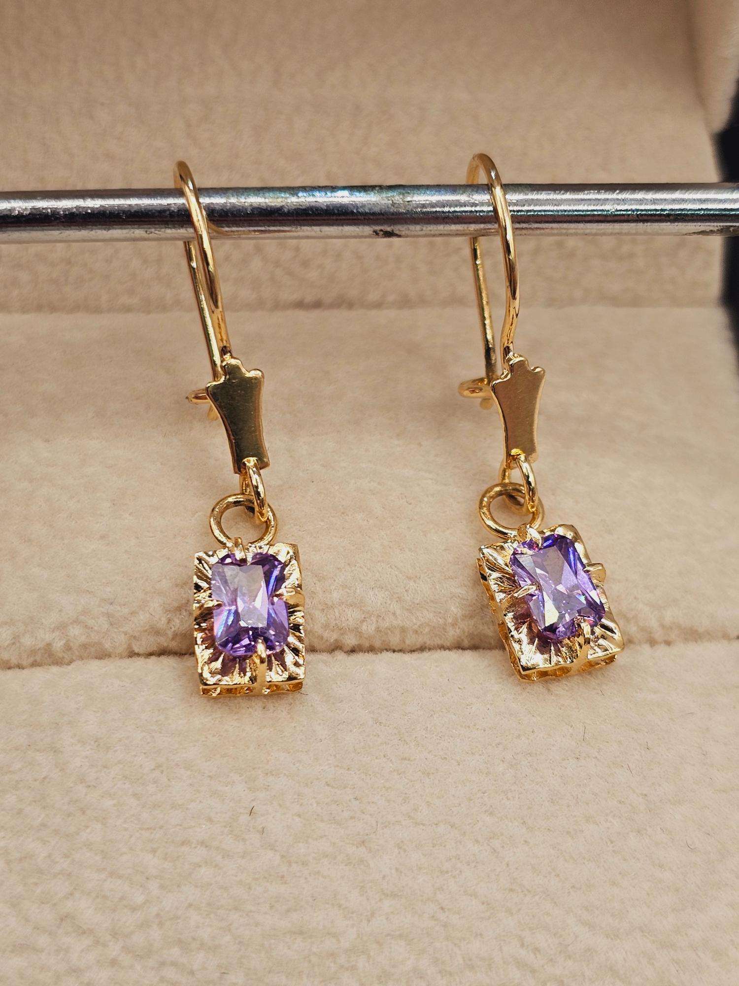 Aros chaton cuadrado colgante amatista 3.2 cm 2.8 grs Oro 18k 6