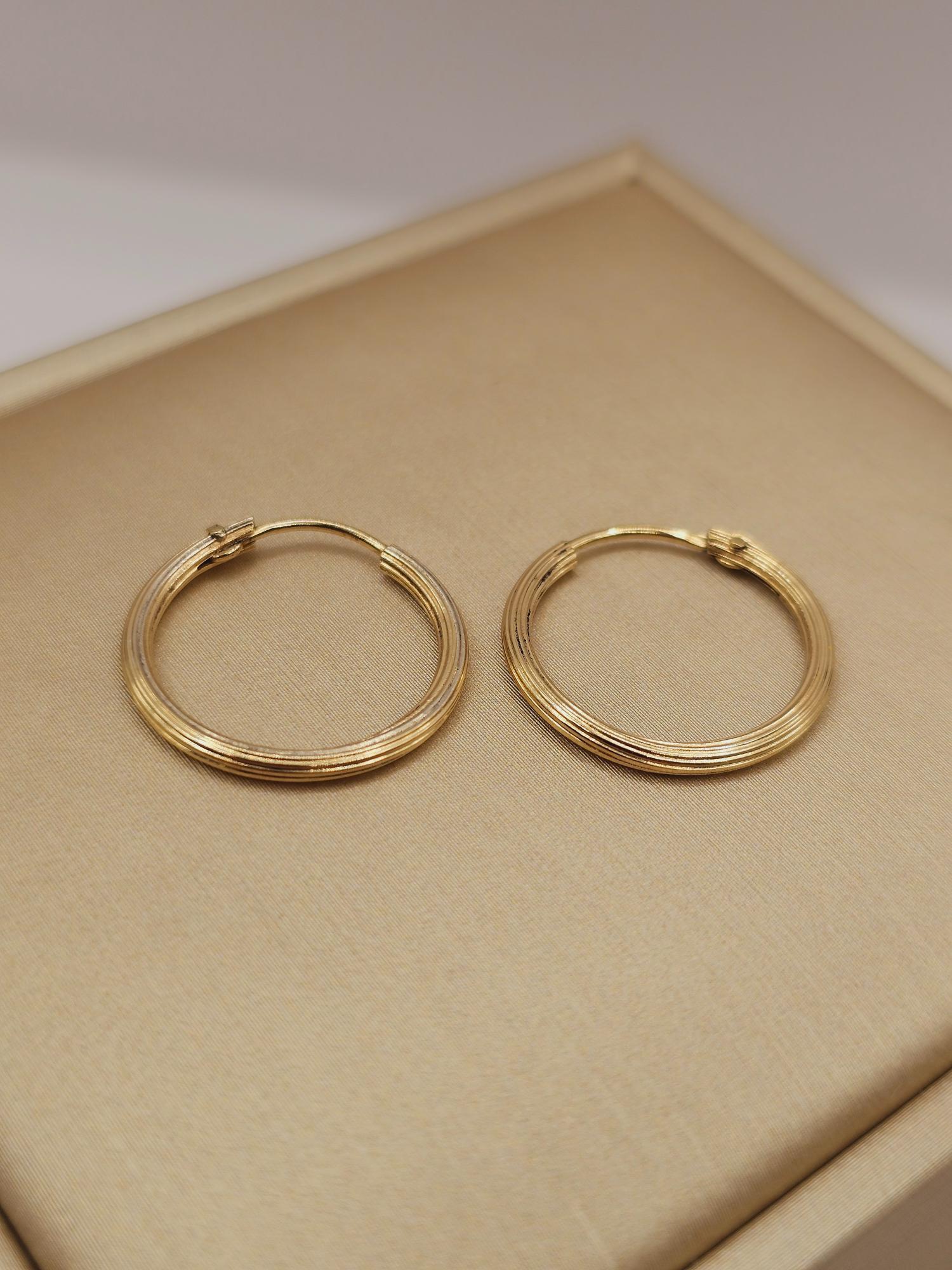 Aros argolla satinada 19 mm 1.7 grs Oro 18k 2