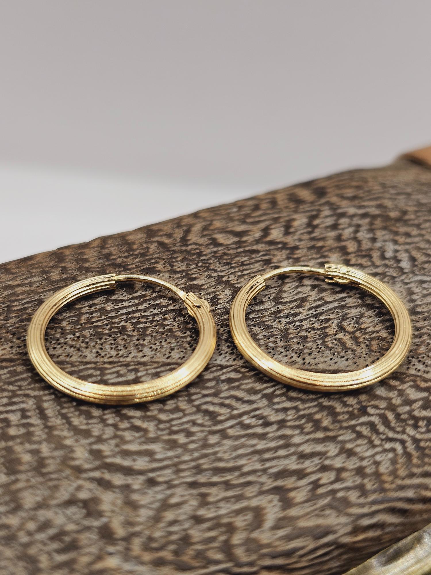 Aros argolla satinada 19 mm 1.7 grs Oro 18k 5