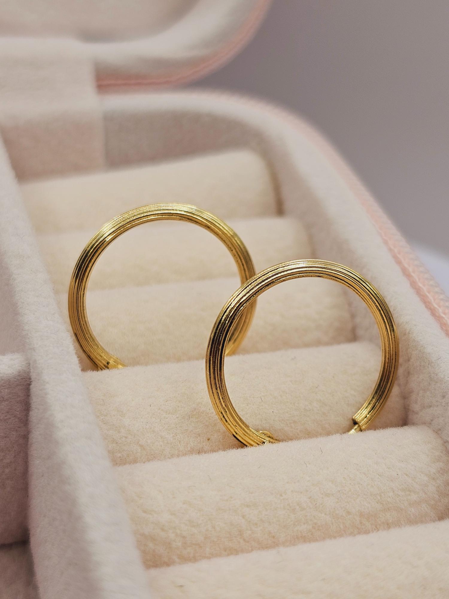 Aros argolla satinada 19 mm 1.7 grs Oro 18k 1