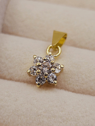 Colgante roseta circones y rosa de Francia 1.6 cm 1.1 grs Oro 18k