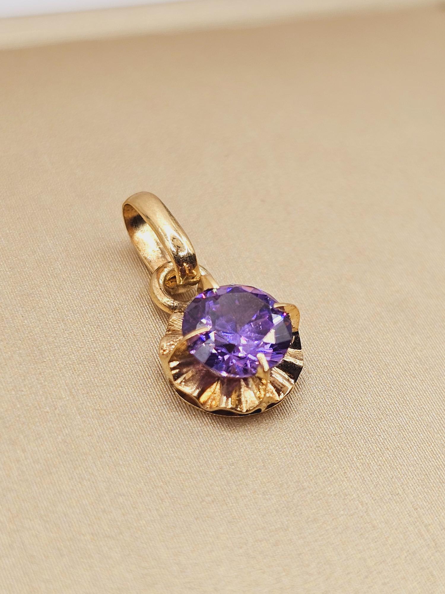 Colgante chaton amatista redondo 1.5 cm 1.1 grs Oro 18k 2