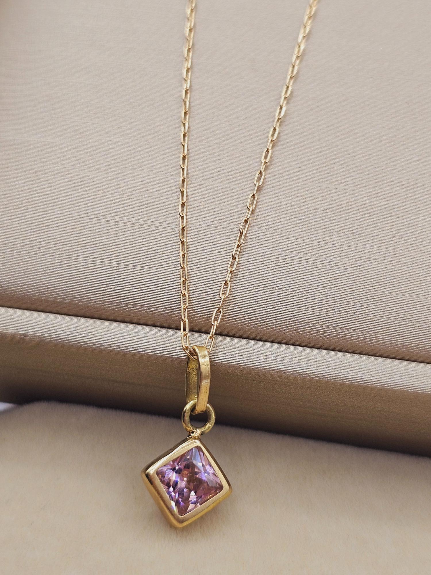 Cadena limada 50 cm y colgante rombo rosa de Francia 1.8 cm 2 grs Oro 18k 6