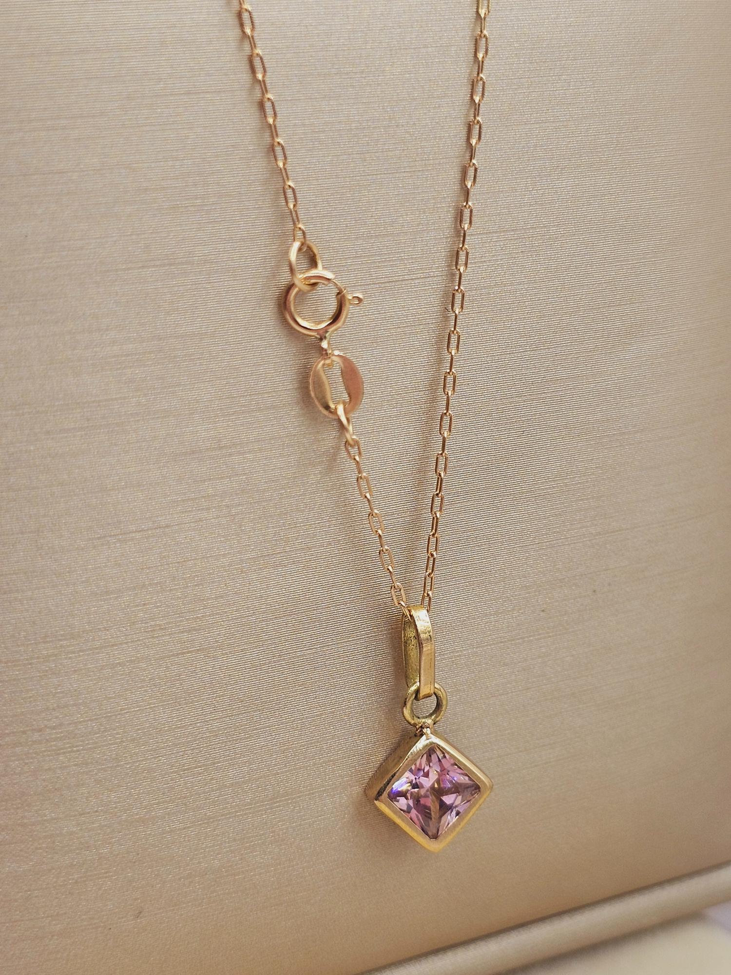 Cadena limada 50 cm y colgante rombo rosa de Francia 1.8 cm 2 grs Oro 18k 2