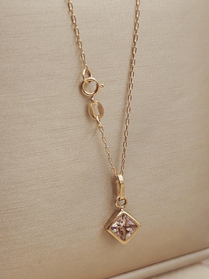 Cadena limada 50 cm y colgante rombo rosa de Francia 1.8 cm 2 grs Oro 18k